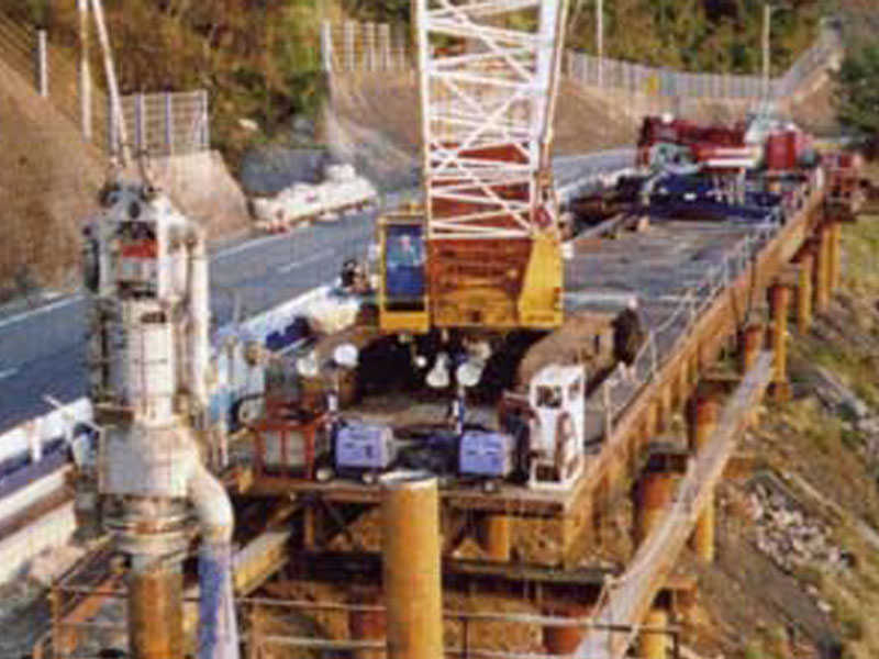 SqC鋼管杭キャップ工法 施工フロー(バイブロ他工法でも施工可能) Slide image